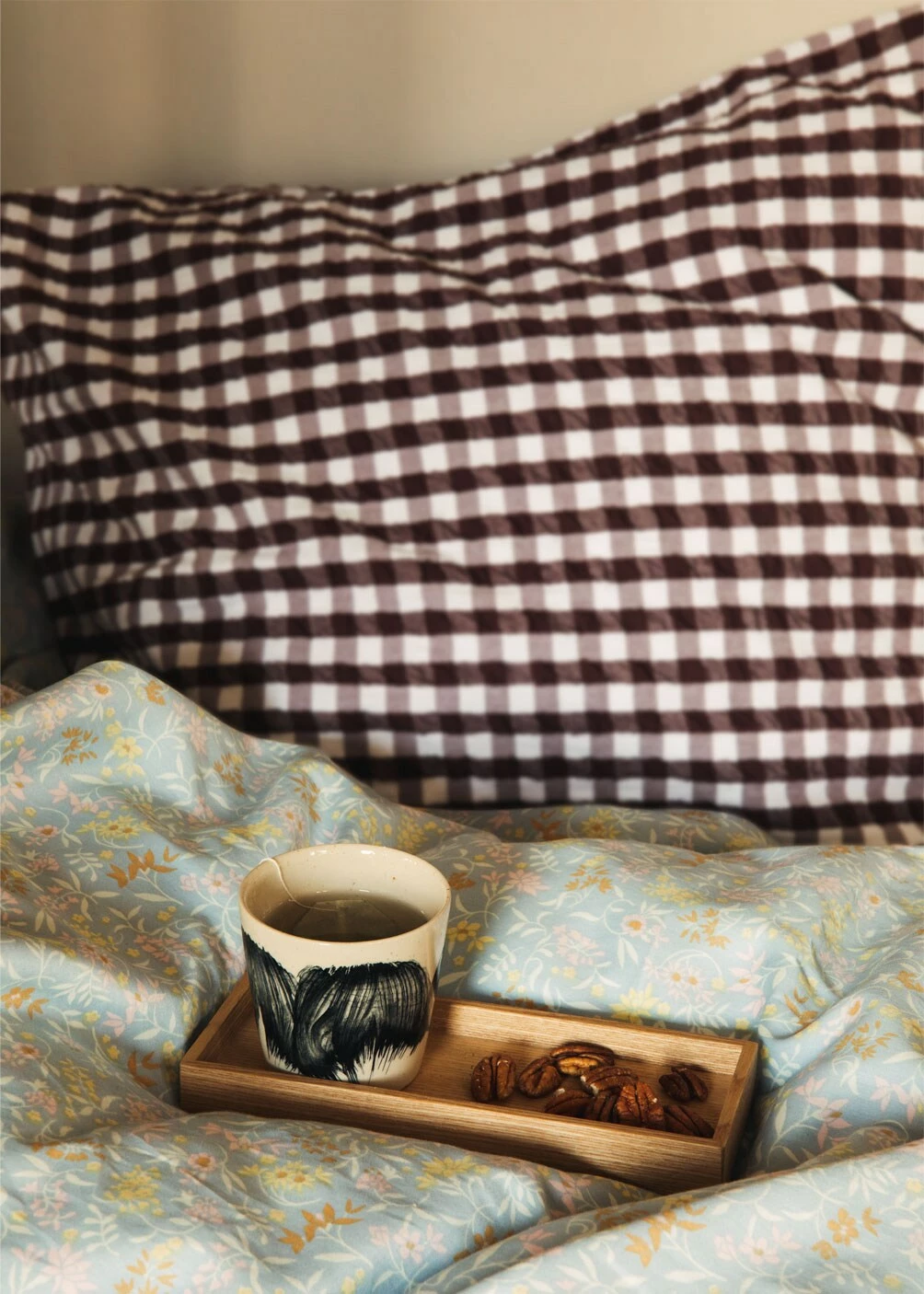 Juna Bæk & Bølge Kissenbezug 50x60 Cm, Weiß / Chocolate – Bild 2