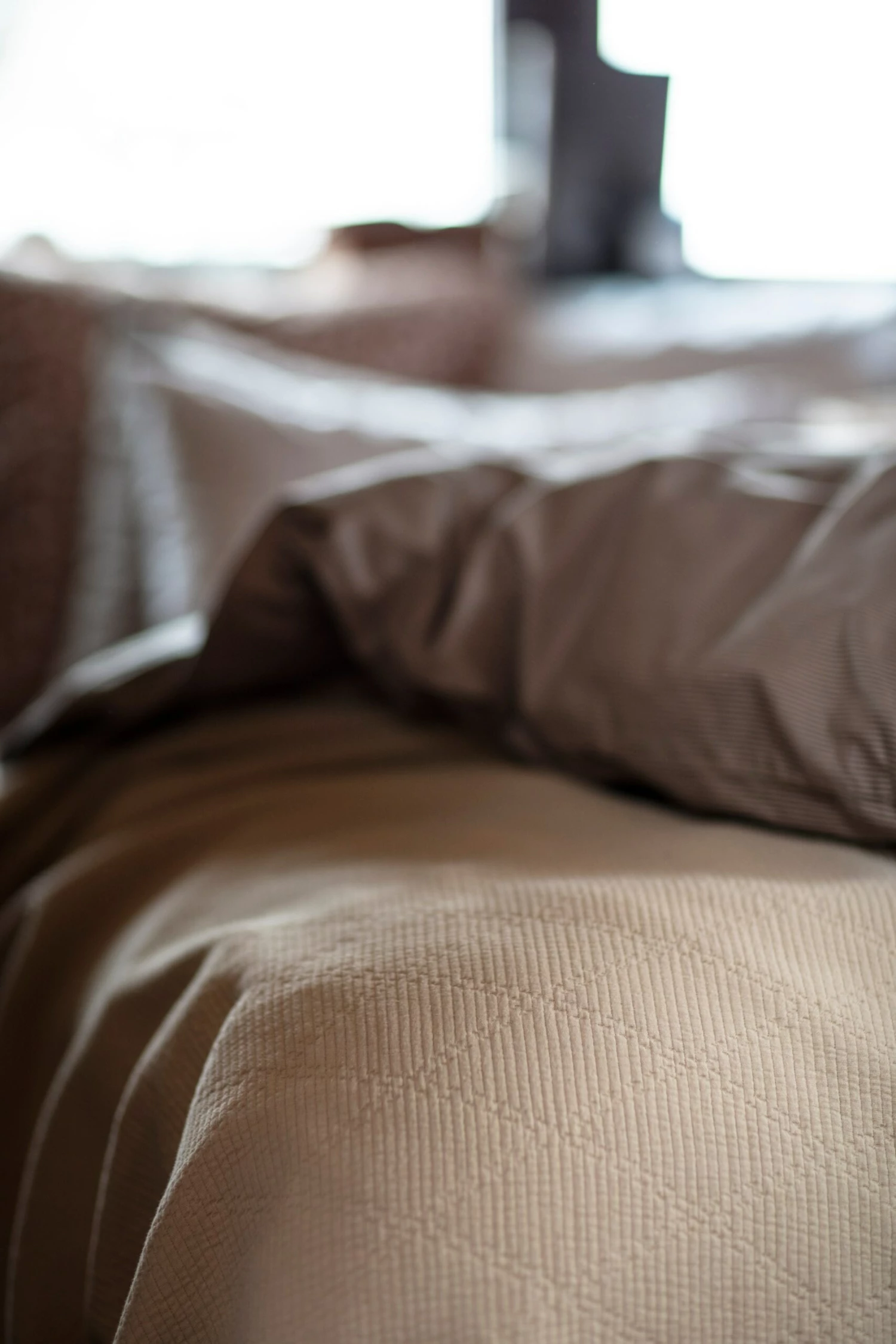 Lexington Quilted Jacquard Tagesdecke Beige, 260x240 Cm – Bild 4