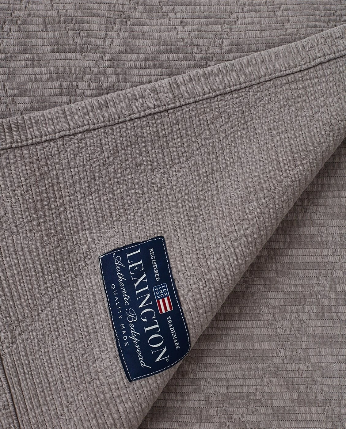 Lexington Quilted Jacquard Tagesdecke Grau, 160x240 Cm – Bild 2