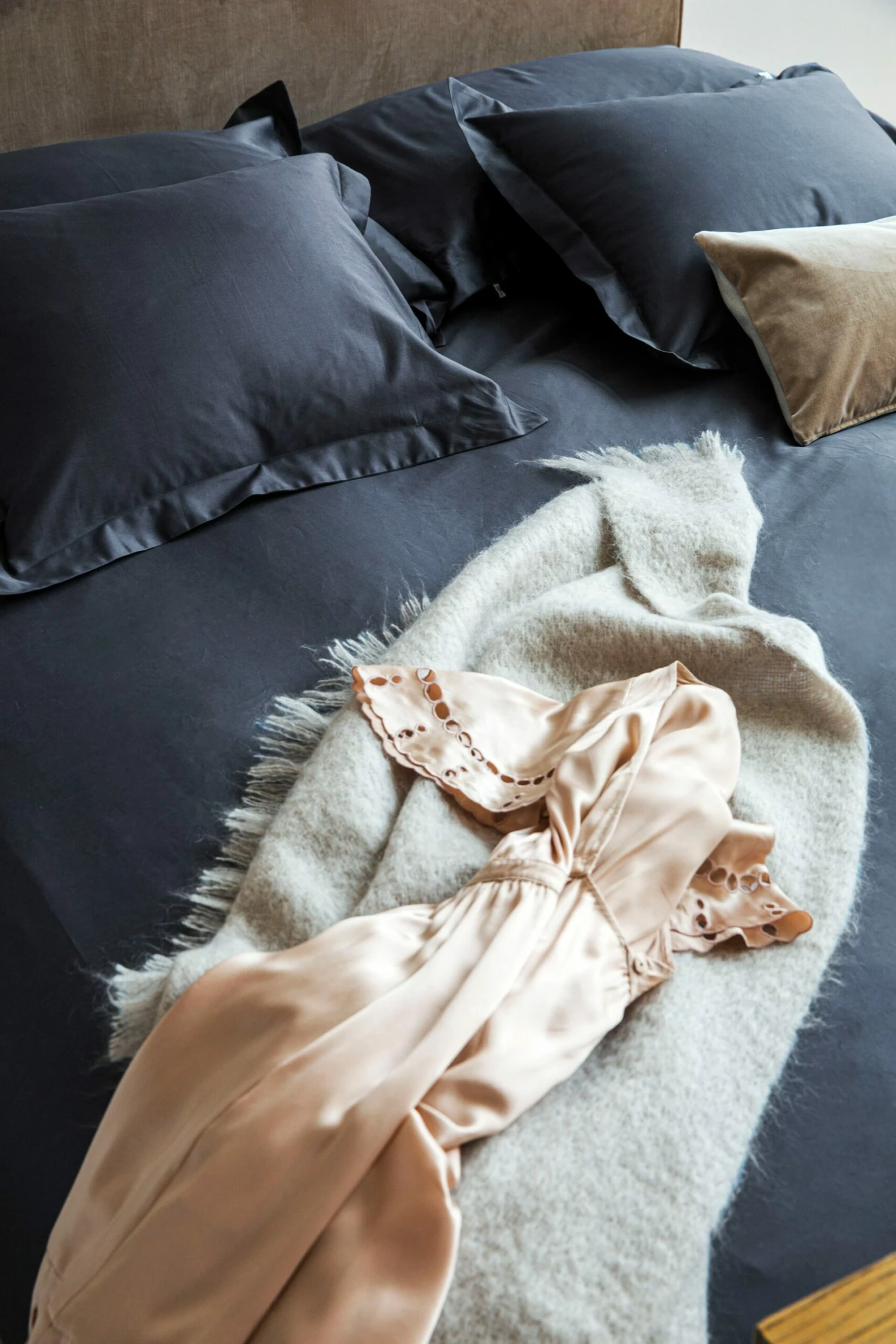 Mille Notti Satina Kissenbezug Dunkelgrau, 60x63 Cm – Bild 4